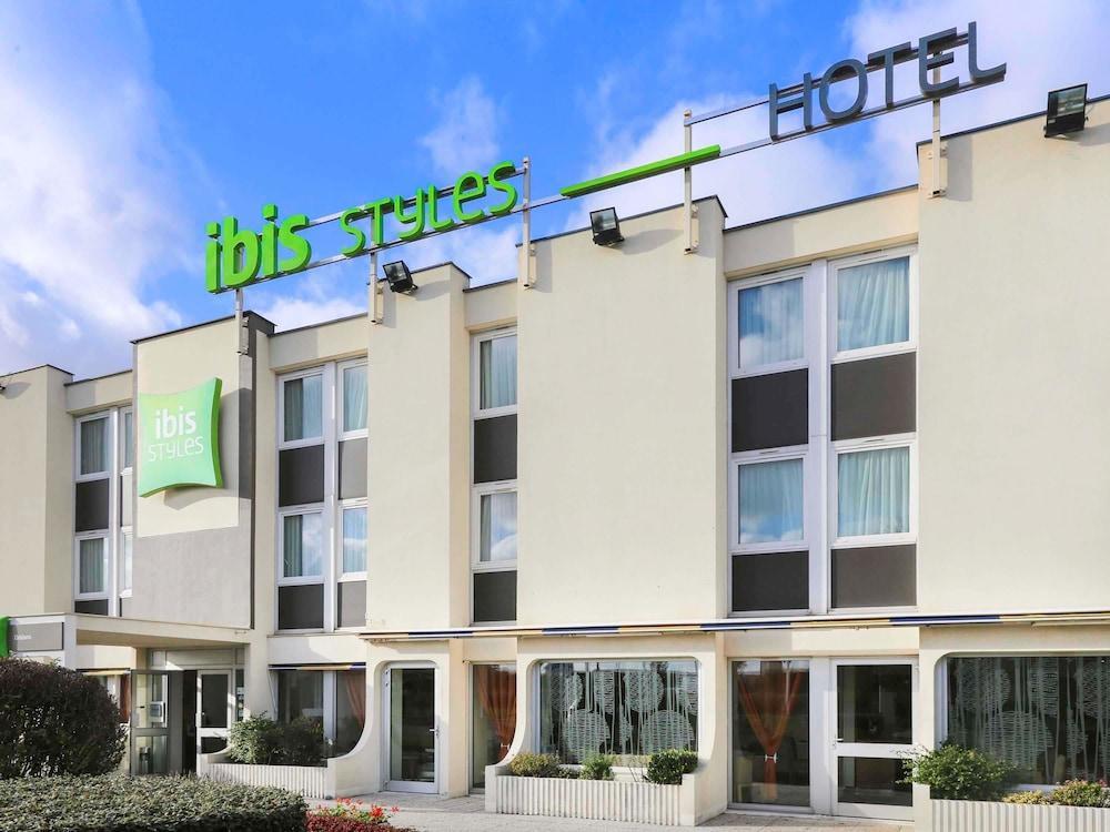 Готель Ibis Styles Orleans Ла-Шапель-Сен-Мемен Екстер'єр фото