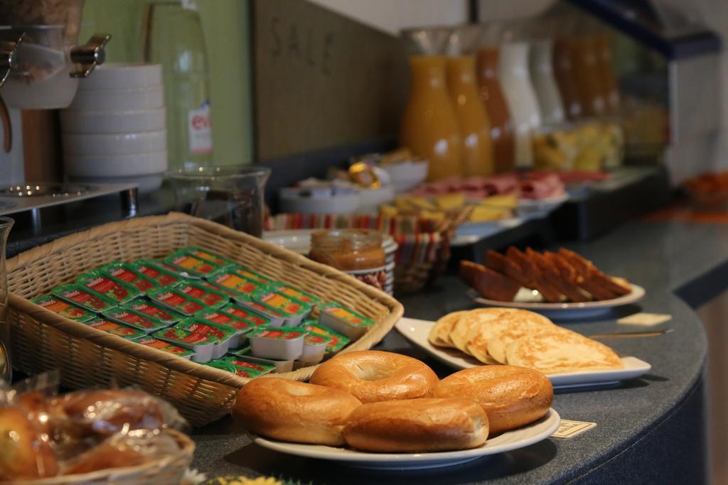 Готель Ibis Styles Orleans Ла-Шапель-Сен-Мемен Екстер'єр фото