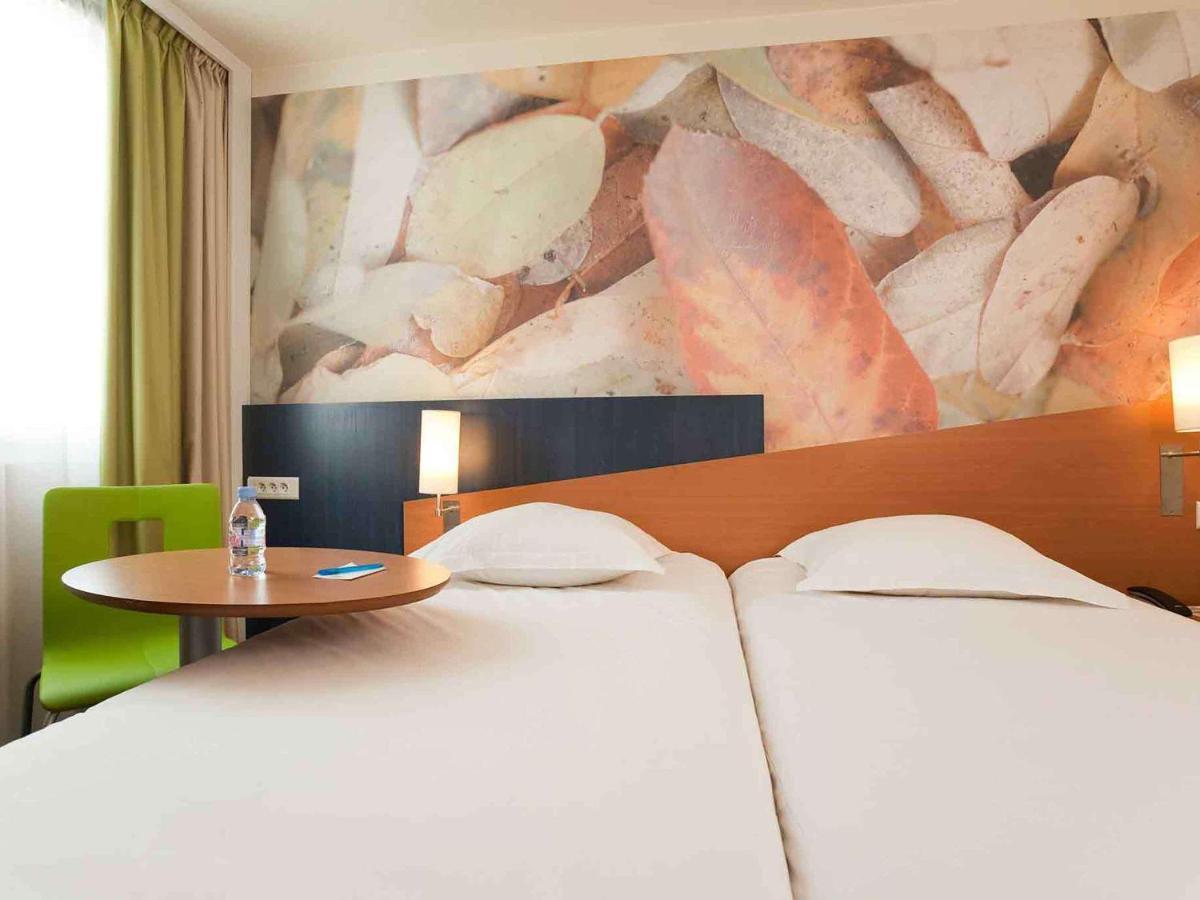 Готель Ibis Styles Orleans Ла-Шапель-Сен-Мемен Екстер'єр фото