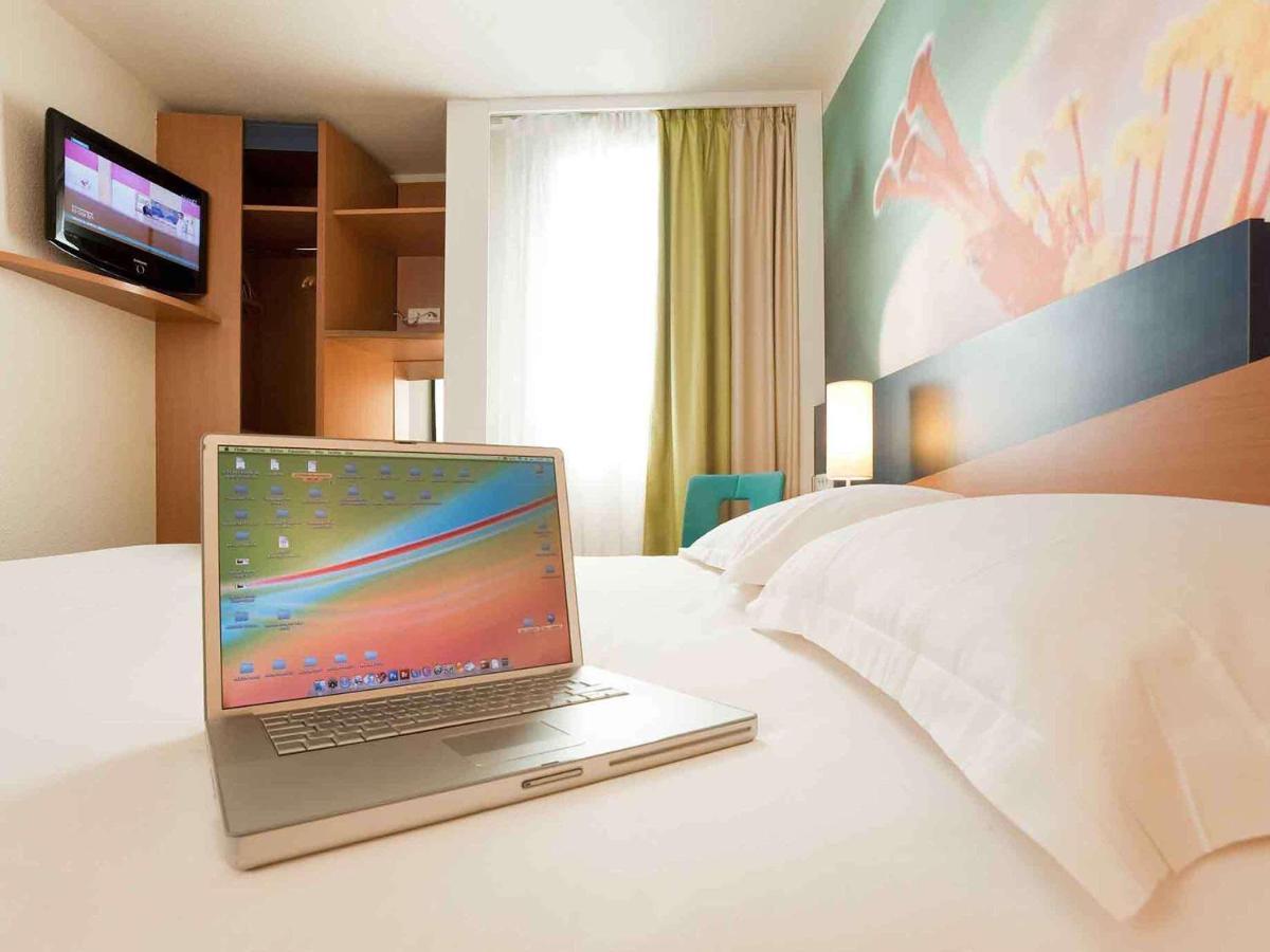 Готель Ibis Styles Orleans Ла-Шапель-Сен-Мемен Екстер'єр фото